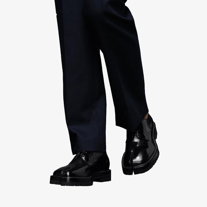 Sleek Split-toe Laced Low-top Unisex - Arno Conti Shoe